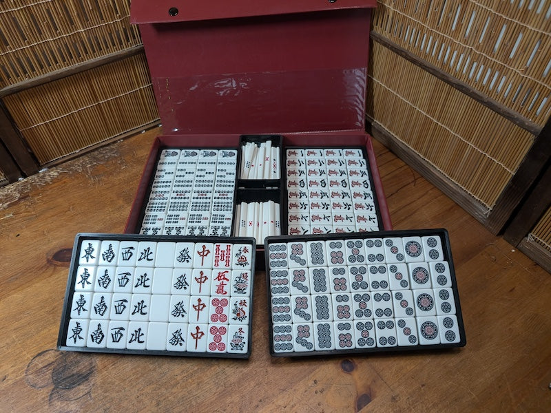 Vintage Japanese Mahjong Set 1970s Unused Complete Resin Tiles w/ Case