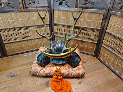 Vintage Japanese Samurai Kabuto Helmet Sword Display Stand Steel Heavy