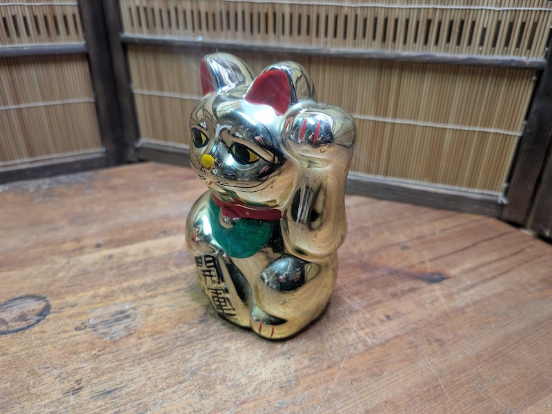 Vintage Japanese Gold Maneki Neko Ceramic Lucky Cat Figurine Auction JP
