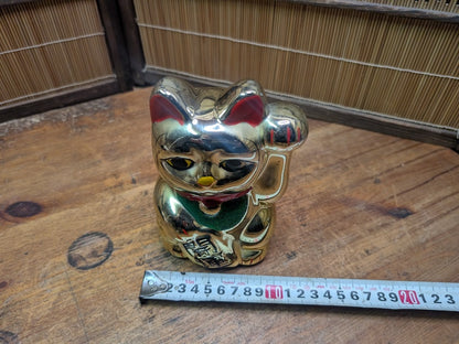 Vintage Japanese Gold Maneki Neko Ceramic Lucky Cat Figurine Auction JP