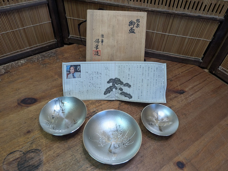 Authentic Osaka Naniwa Suzuki Tin Sake Cup Set Shōchikubai in Wood Box