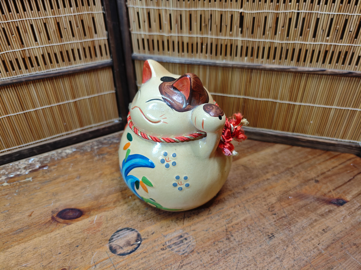 Vintage Japanese 1980s Maneki Neko Lucky Cat Pottery Figurine Japan