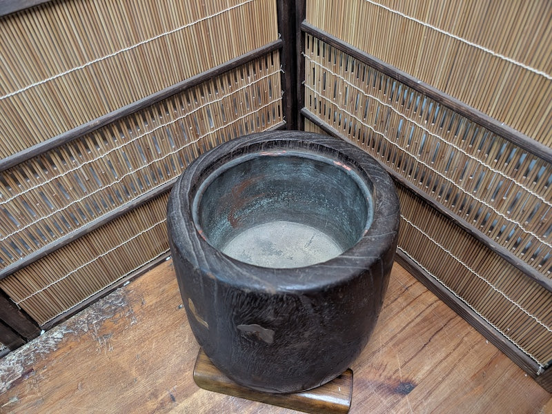 Japanese Hibachi S Size Makie Lacquer Chrysanthemum Brazier Tea Ceremony