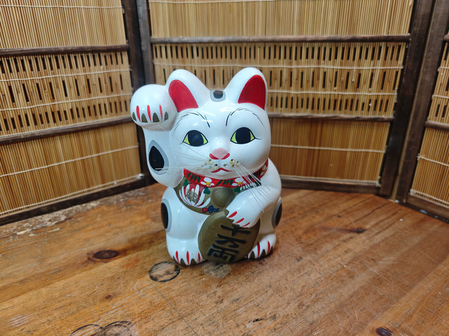 Vintage Japanese Maneki Neko Lucky Cat 1998 Heisei Signed Pottery Made in Japan