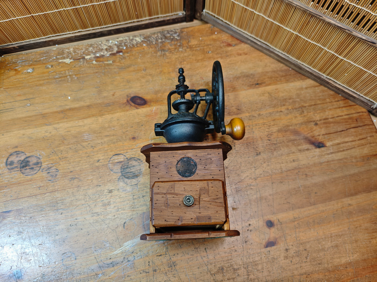 Vintage Japanese Manual Coffee Grinder Wood Steel Hand-Crank Coffee Mill