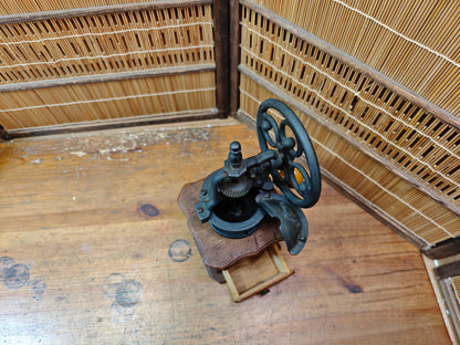 Vintage Japanese Manual Coffee Grinder Wood Steel Hand-Crank Coffee Mill