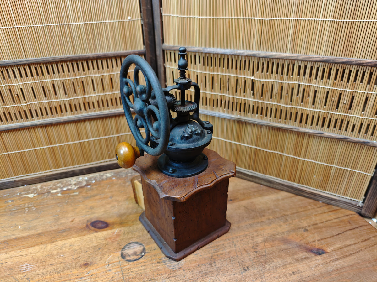 Vintage Japanese Manual Coffee Grinder Wood Steel Hand-Crank Coffee Mill