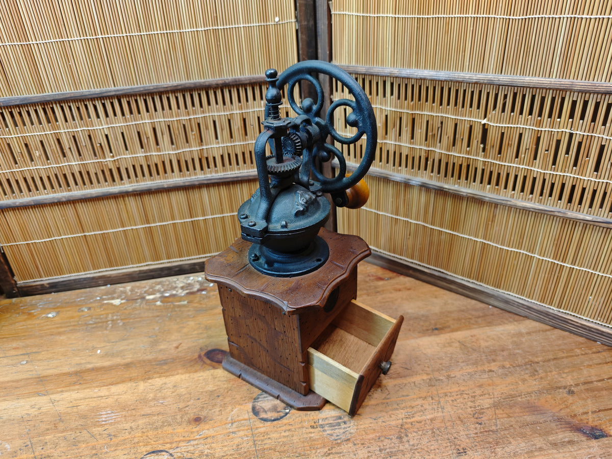 Vintage Japanese Manual Coffee Grinder Wood Steel Hand-Crank Coffee Mill